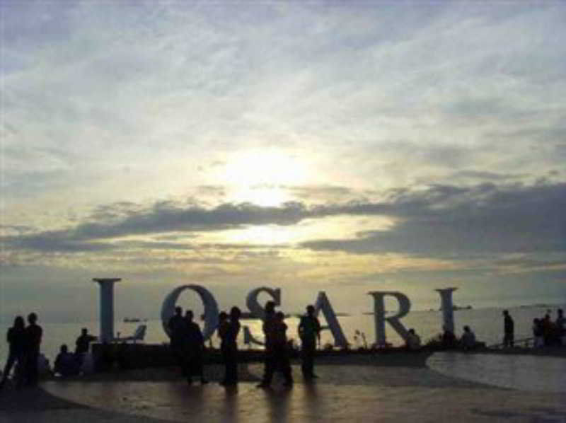 Oyo 628 Losari Metro Macáçar Exterior foto