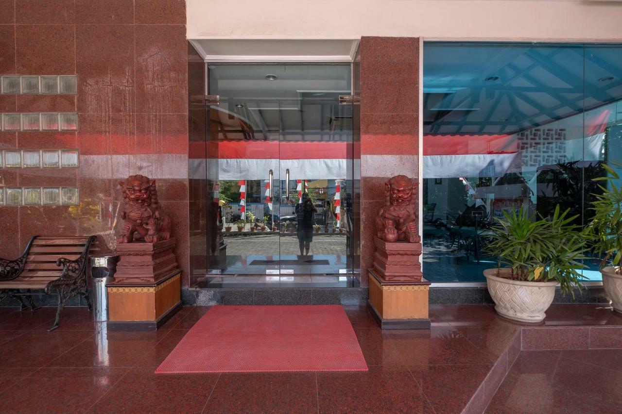 Oyo 628 Losari Metro Macáçar Exterior foto