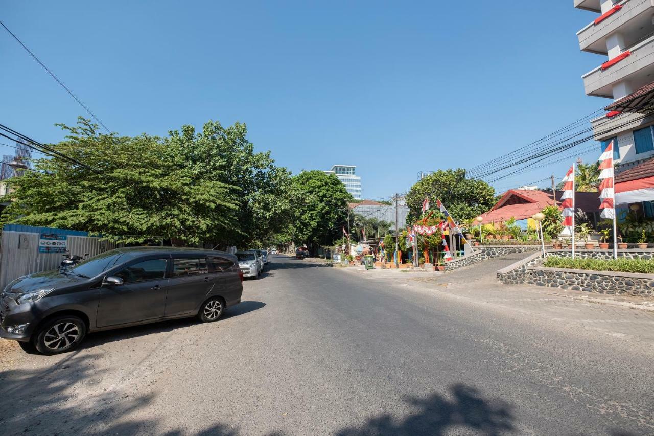 Oyo 628 Losari Metro Macáçar Exterior foto